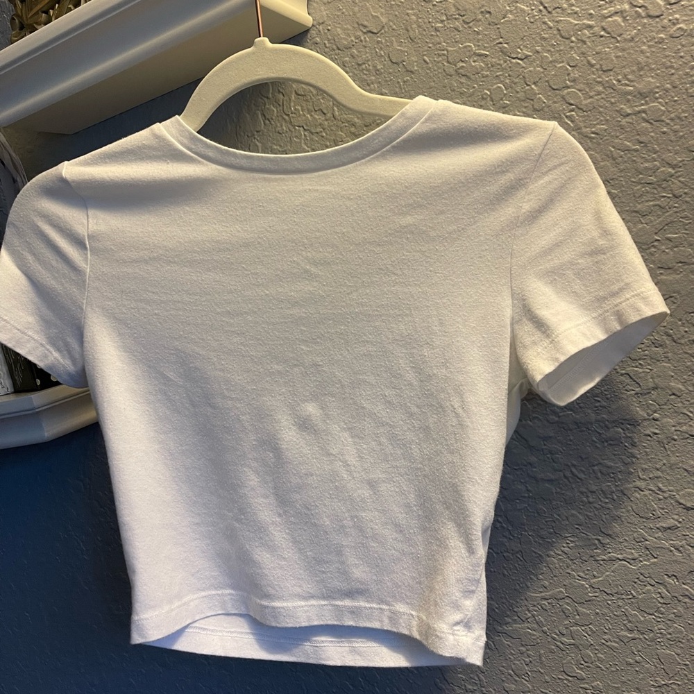 White crop top | small